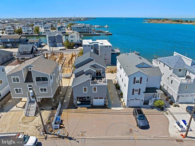 218 W 27TH ST, Ship Bottom, NJ 08008