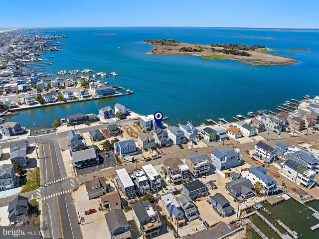 218 W 27TH ST, Ship Bottom, NJ 08008