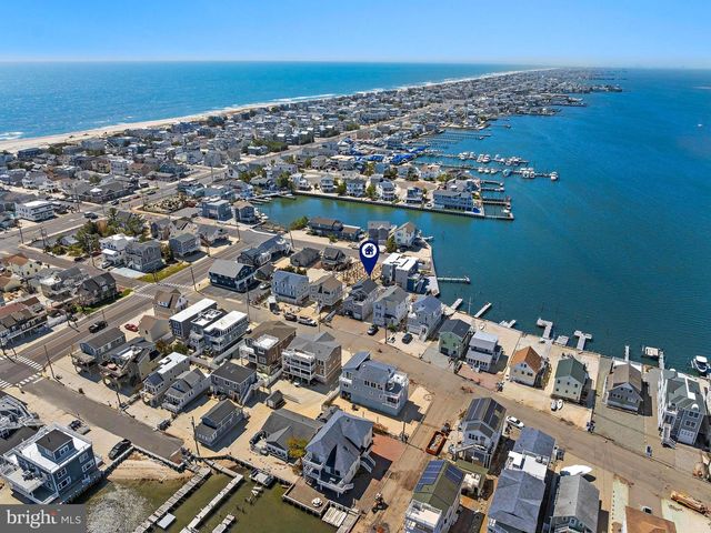 218 W 27TH ST, Ship Bottom, NJ 08008