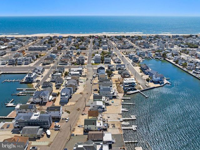 218 W 27TH ST, Ship Bottom, NJ 08008