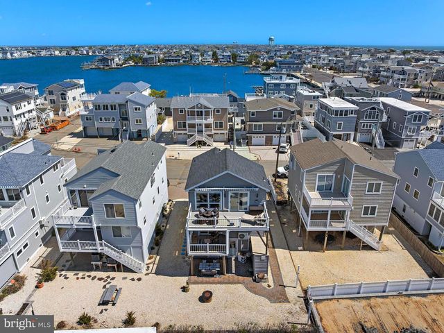 218 W 27TH ST, Ship Bottom, NJ 08008