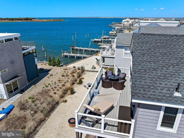 218 W 27TH ST, Ship Bottom, NJ 08008