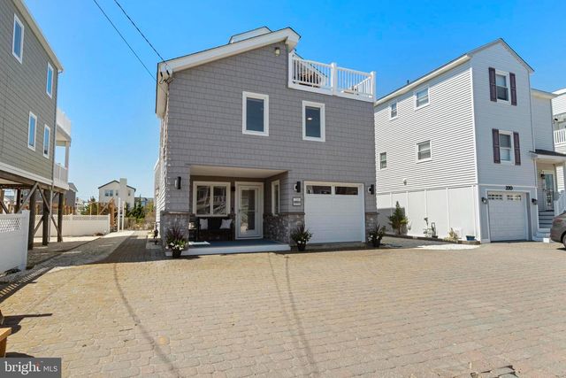 218 W 27TH ST, Ship Bottom, NJ 08008