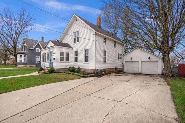 412 W High Street, Sycamore, IL 60178