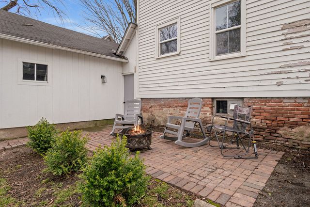 412 W High Street, Sycamore, IL 60178