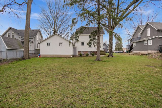 412 W High Street, Sycamore, IL 60178