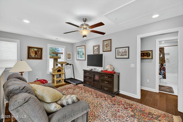 7124 Maple Leaf Drive, Wilmington, NC 28411
