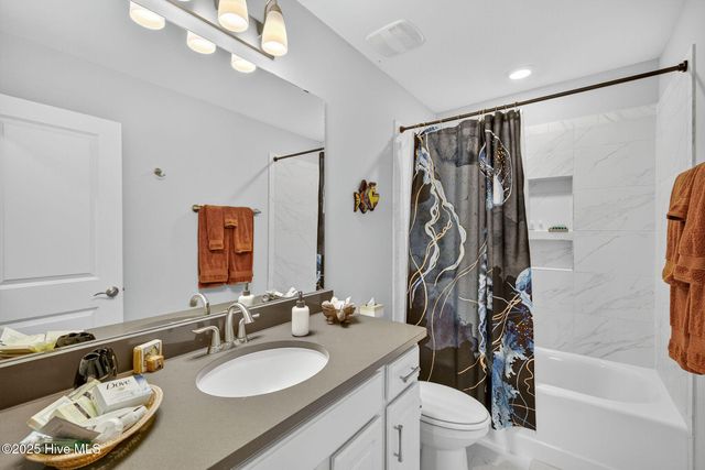 7124 Maple Leaf Drive, Wilmington, NC 28411