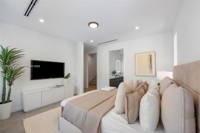 1533 SW 22nd Terrace, Miami, FL 33145