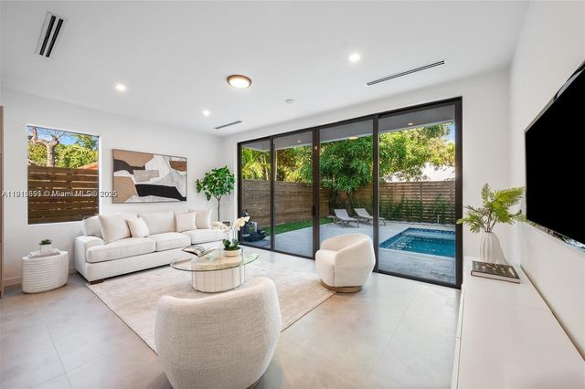 1533 SW 22nd Terrace, Miami, FL 33145