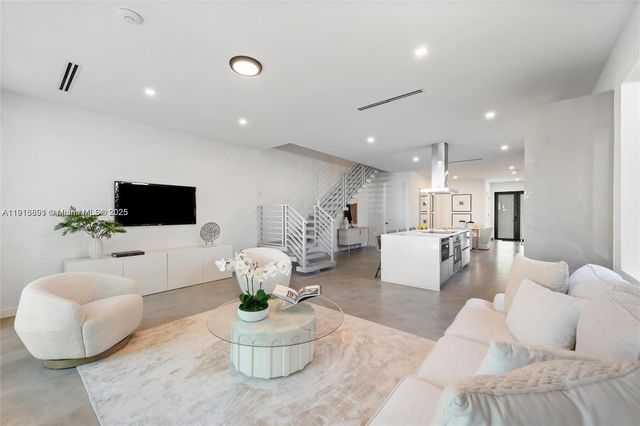 1533 SW 22nd Terrace, Miami, FL 33145