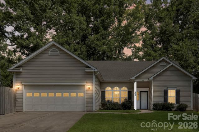 8011 Maxwelton Drive, Huntersville, NC 28078