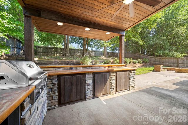 8011 Maxwelton Drive, Huntersville, NC 28078