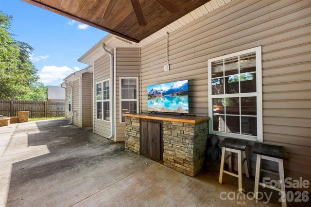 8011 Maxwelton Drive, Huntersville, NC 28078