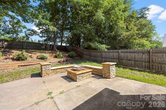 8011 Maxwelton Drive, Huntersville, NC 28078