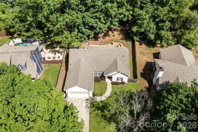 8011 Maxwelton Drive, Huntersville, NC 28078
