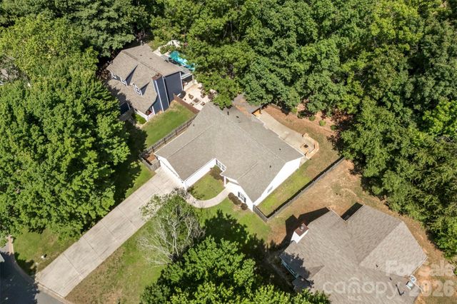 8011 Maxwelton Drive, Huntersville, NC 28078