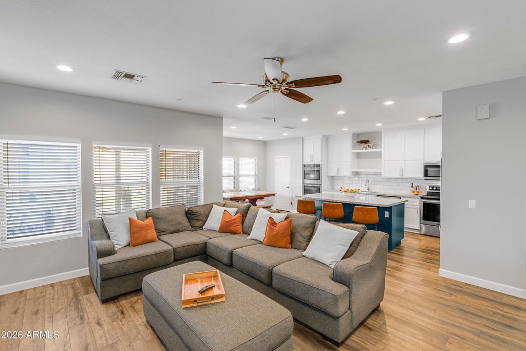 10610 W COUNTRY CLUB Trail, Peoria, AZ 85383 — photo 4