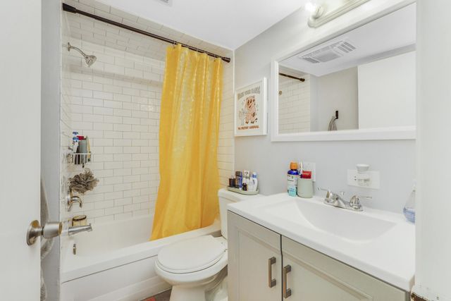 3007 N Ashland Avenue CHG, Chicago, IL 60657