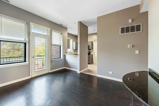 3704 S King Drive 3C, Chicago, IL 60653