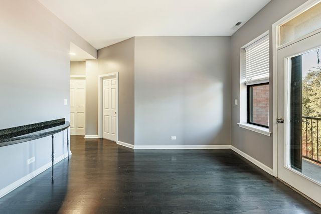 3704 S King Drive 3C, Chicago, IL 60653