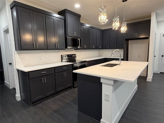 2091 Goodwyn Road, Avalon, TX 76623