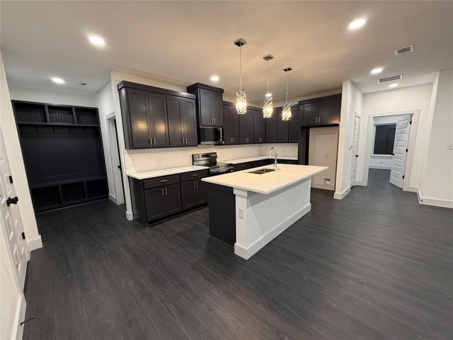 2091 Goodwyn Road, Avalon, TX 76623