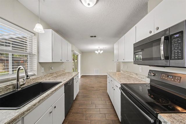 450 PARK GLEN DRIVE, Tavares, FL 32778