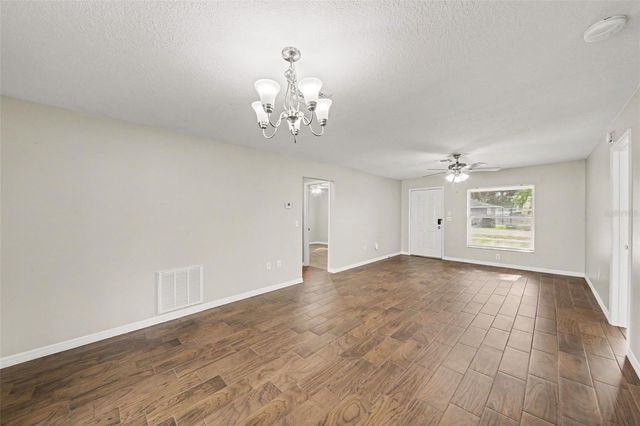 450 PARK GLEN DRIVE, Tavares, FL 32778