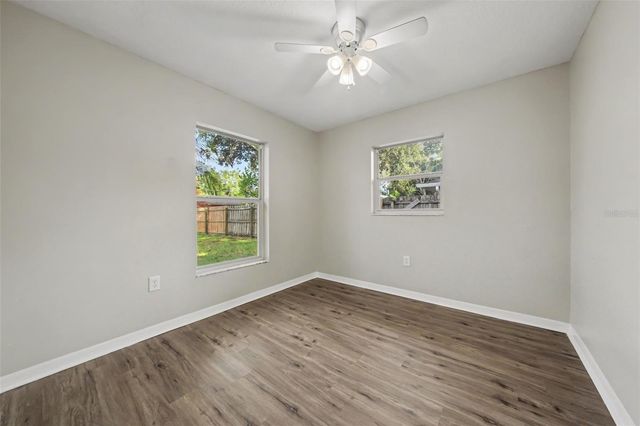 450 PARK GLEN DRIVE, Tavares, FL 32778