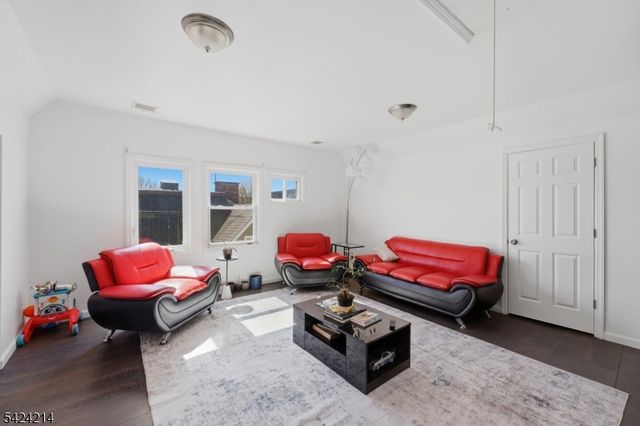 7 Prospect Ter, East Orange City, NJ 07017