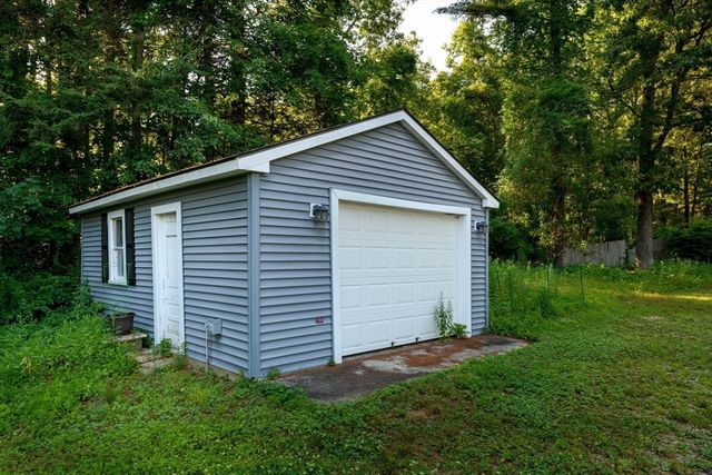 1 Pine Lane, Brookfield, MA 01506
