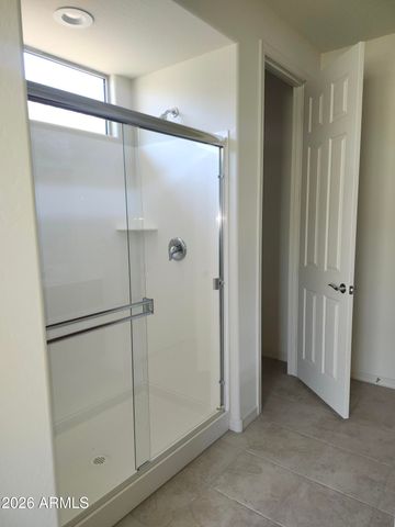 9046 W LUKE Avenue, Glendale, AZ 85305