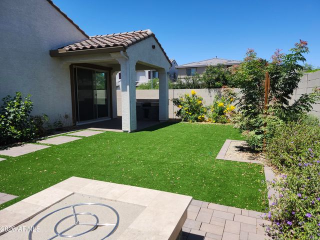 9046 W LUKE Avenue, Glendale, AZ 85305