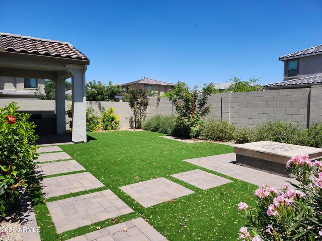 9046 W LUKE Avenue, Glendale, AZ 85305