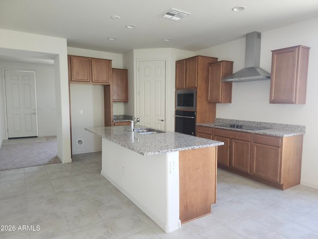 9046 W LUKE Avenue, Glendale, AZ 85305