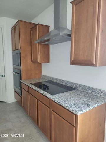 9046 W LUKE Avenue, Glendale, AZ 85305