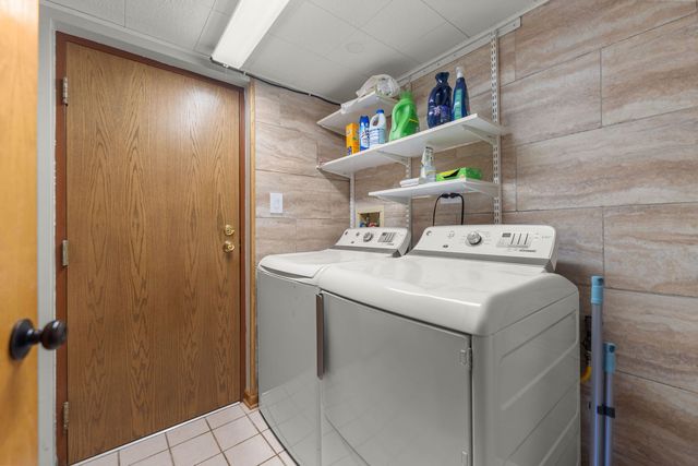 16819 81st Avenue 1S, Tinley Park, IL 60477