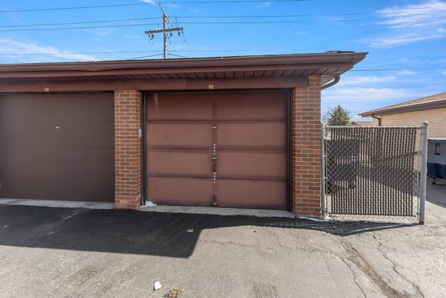 16819 81st Avenue 1S, Tinley Park, IL 60477