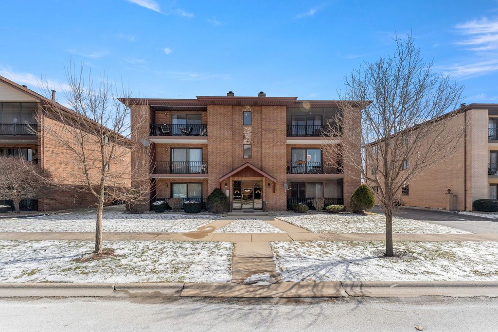 16819 81st Avenue 1S, Tinley Park, IL 60477