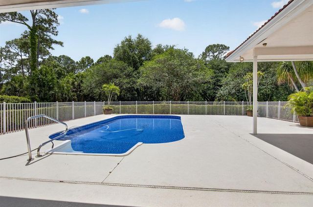 9774 Saddle Court, Lake Worth, FL 33467