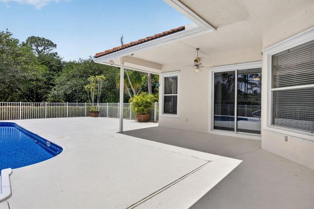 9774 Saddle Court, Lake Worth, FL 33467