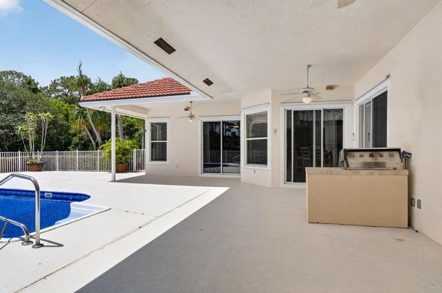 9774 Saddle Court, Lake Worth, FL 33467