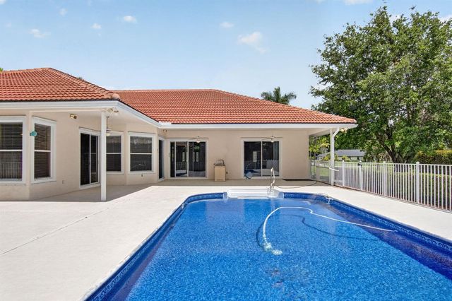 9774 Saddle Court, Lake Worth, FL 33467