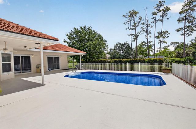 9774 Saddle Court, Lake Worth, FL 33467