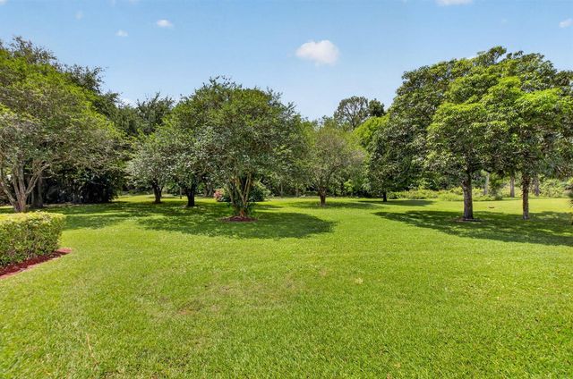 9774 Saddle Court, Lake Worth, FL 33467