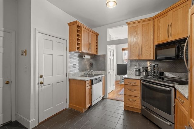162 Endicott St 2, Boston, MA 02113