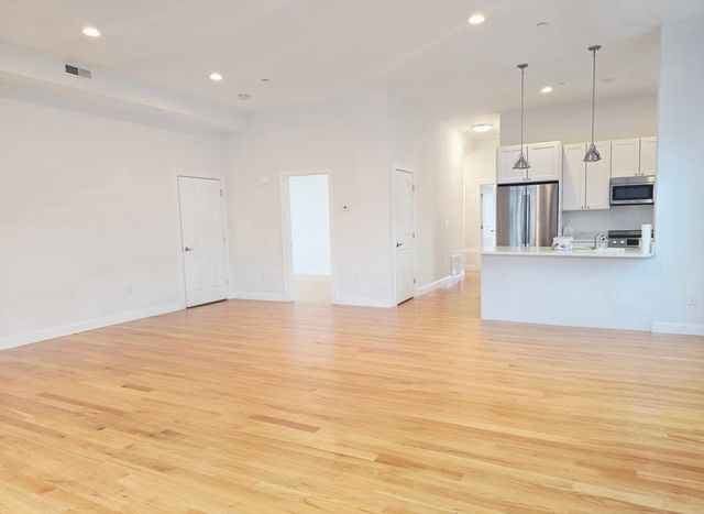 35 Moreland Street 3, Somerville, MA 02145