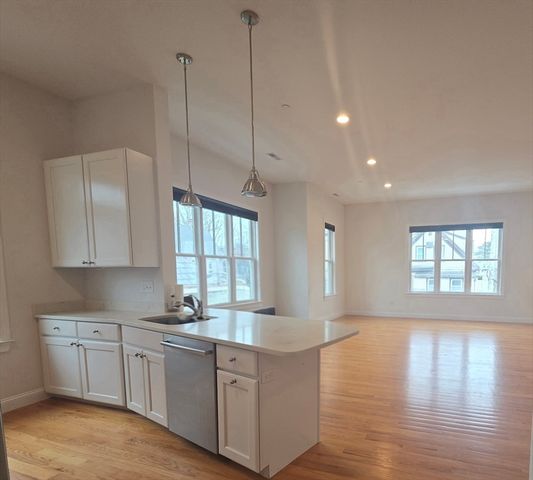 35 Moreland Street 3, Somerville, MA 02145