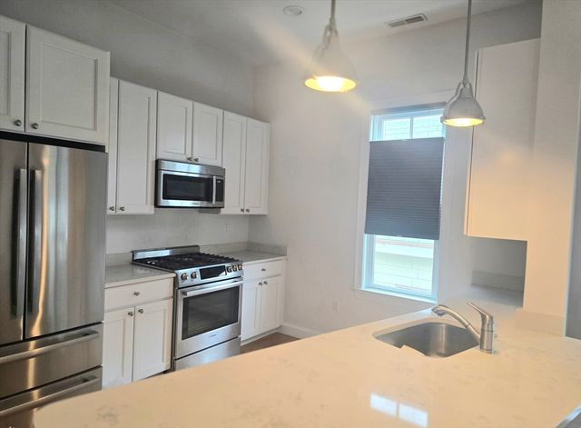 35 Moreland Street 3, Somerville, MA 02145